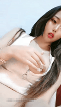 ♥️风情万种 美术系学妹V可约 艳舞抖动饱满柔软美乳 图 01