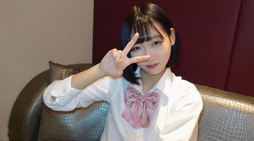 無水印把可愛氣質的嫩嫩小美女帶到家裏盡情享受制服迷人不脫就上手揉捏玩弄屁股又大又圓啪啪太爽了