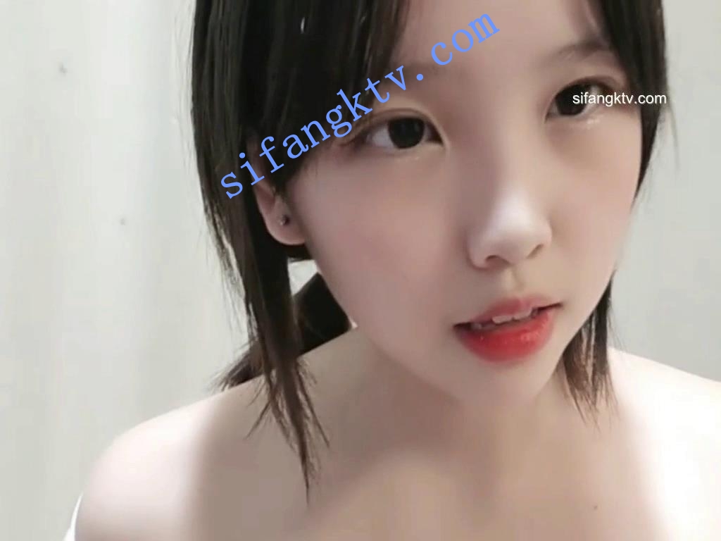 UT-惠子 00后萝莉,两跑车一对一大秀,三套服饰跳裸舞 图 05