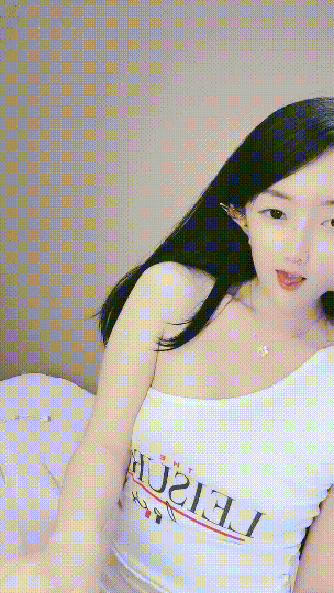 疯狂推荐!女神终于喷水了~ 好运臀臀 道具狂插!狂喷水~ 图 01