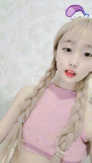 疯狂推荐!新下海小仙女~ 可奈 美到爆炸~扣穴自慰!狂撸 图 01
