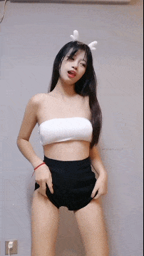 ♈推荐!两个学生跳裸舞~ 小婧 极品美乳~自慰喷水~超顶~ 图 01