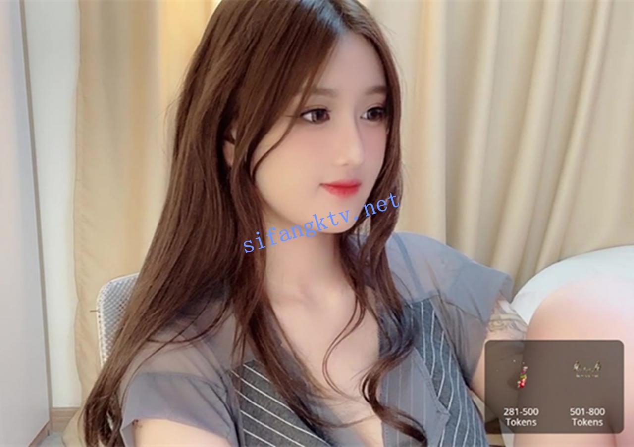 核弹头~尺度飙升~ qing-qq 兔耳朵大胸学妹~道具黑牛自慰美~ 图 01