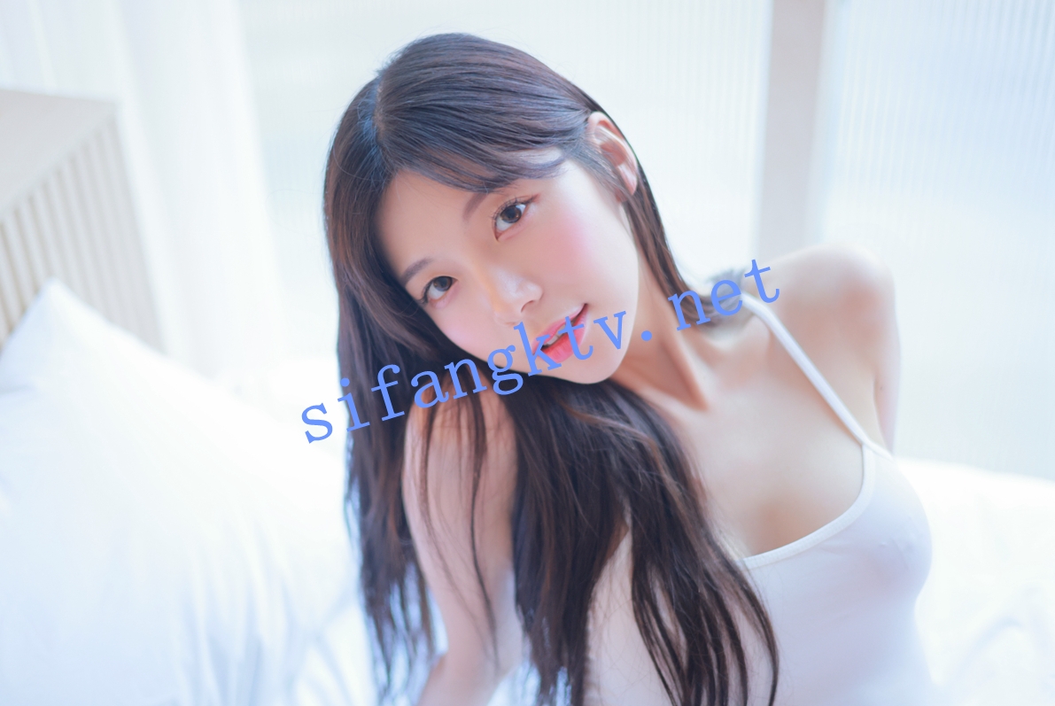 ❤️韩国嫩模 李素英 leeesovely 2023年4月秘密画报,微露鲍哦 图 01