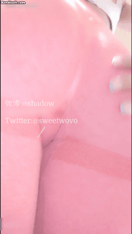 『推特 shadow』瑜伽裤商场卫生间内电动棒紫薇 无限痉挛潮吹 图 04