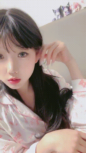 校花小妹妹!好嫩好漂亮~ 闻闻酱 无套啪啪!害我撸了3次 图 01