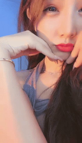 ☸顶级G奶尤物 人间小尤辘 蜜桃臀魔鬼身材 道具自慰喷水 图 01