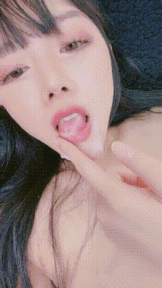 ❤️九分颜值! 奈奈奈美慧 顶级美鲍特写插入拉丝口爆 图 03