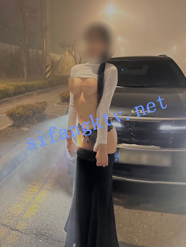 ❤️韩国人造极品身材博主yua1021-与非主流男友的疯狂性爱 图 01