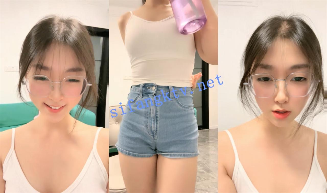 19岁萝莉~ 小糖丸 月牙粉逼 肥又长~自慰喷水爽的斗鸡眼~ 图 01