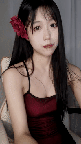 ██专业舞蹈校花~ 18岁萝莉小羊 裸舞+假鸡吧狂插流白浆 图 02