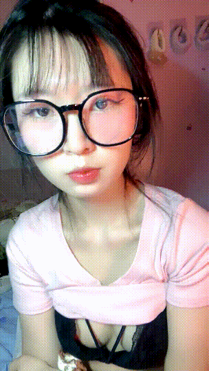 新人!兄弟们!正宗清纯校花来了~ 元气咕噜 啊~好想操啊 图 01