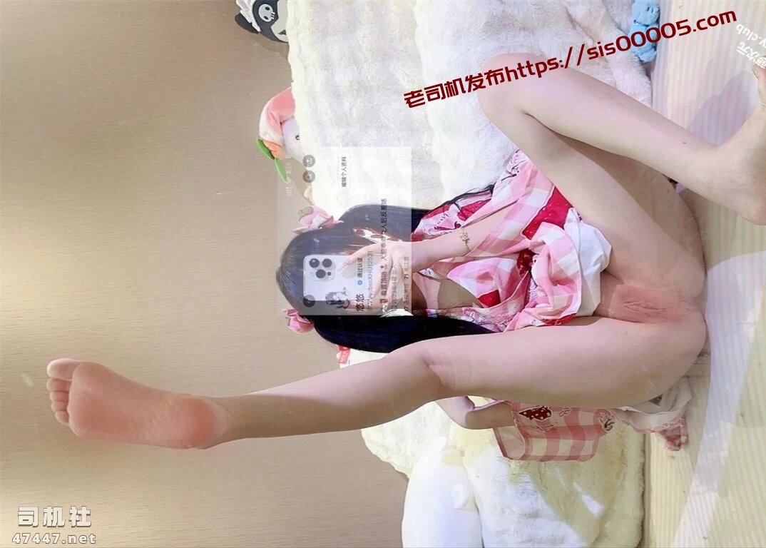 悠悠@WVecbsc –5套 顶级巨乳萝莉私拍 合集 [11P23V/1.13G][百度盘]