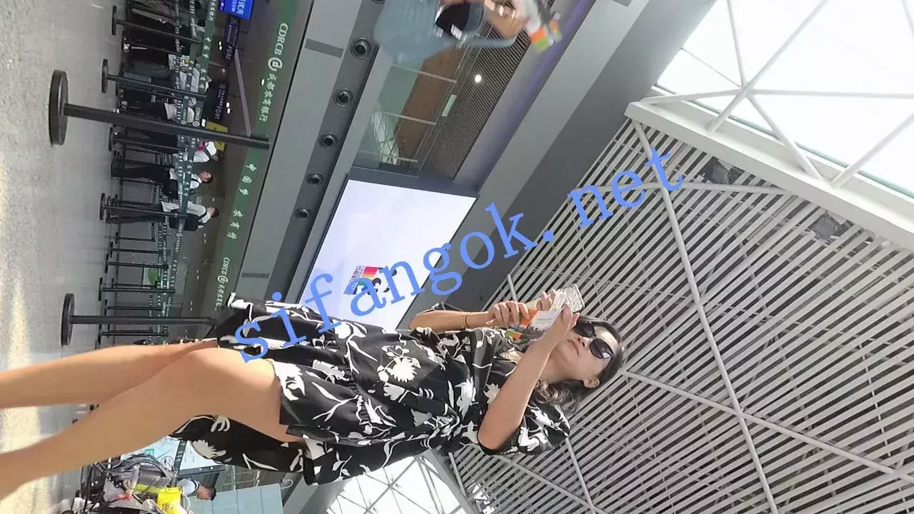 ✅ 机场大师级系列 街拍抄底各种极品美女小姐姐大合集 图 39