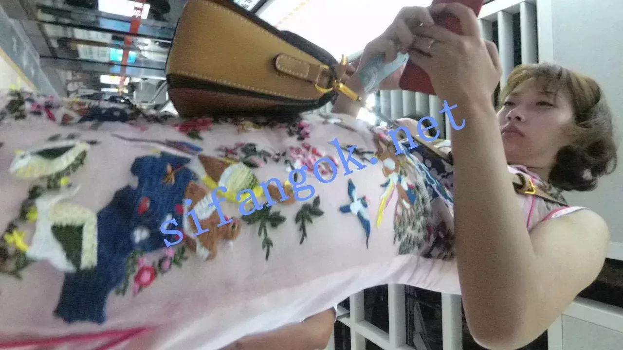 ✅ 机场大师级系列 街拍抄底各种极品美女小姐姐大合集 图 31