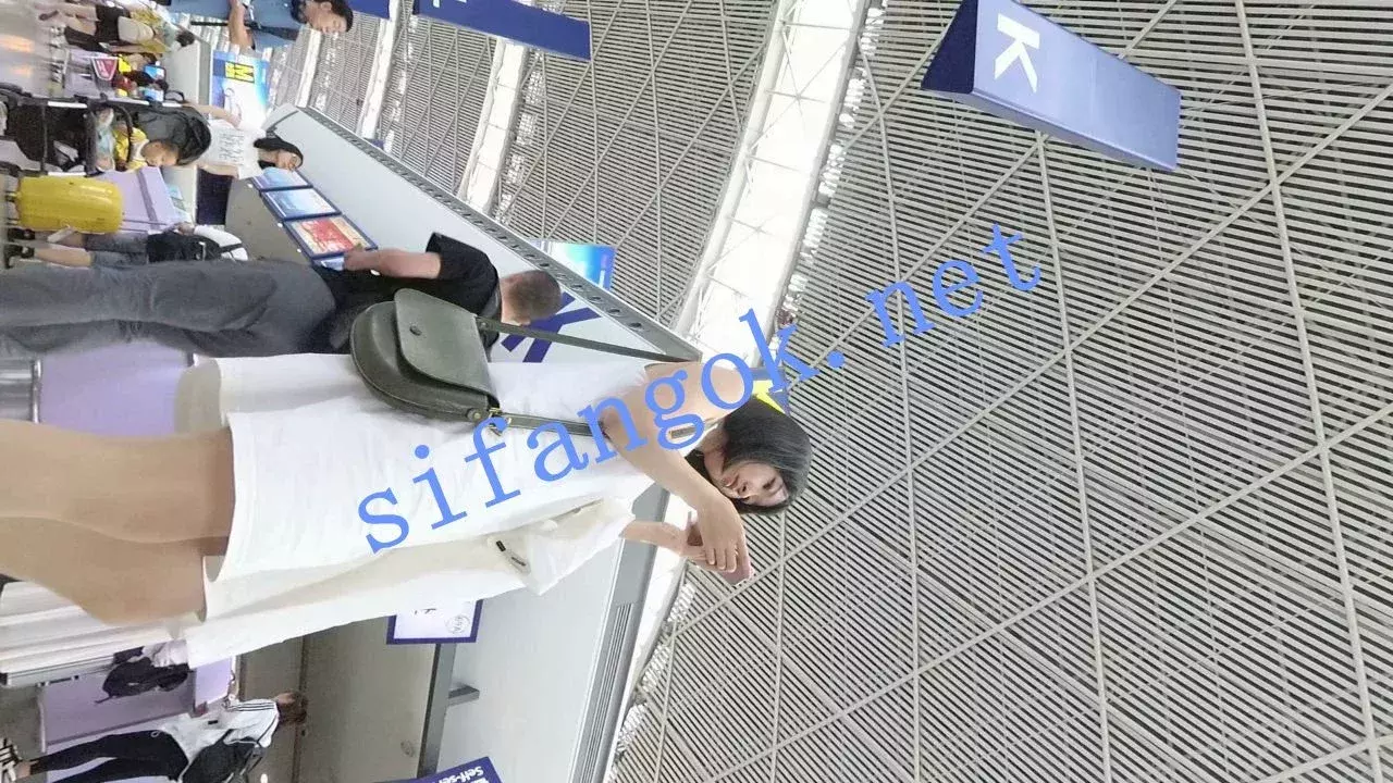 ✅ 机场大师级系列 街拍抄底各种极品美女小姐姐大合集 图 40