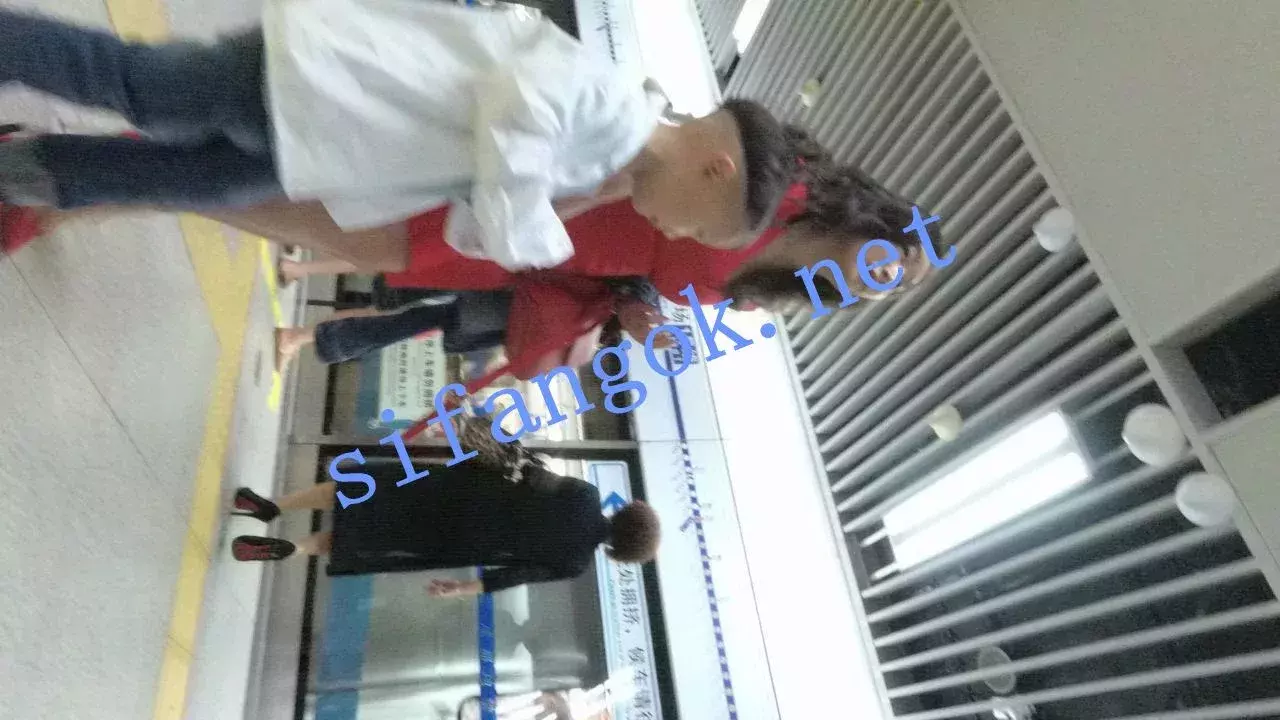 ✅ 机场大师级系列 街拍抄底各种极品美女小姐姐大合集 图 06