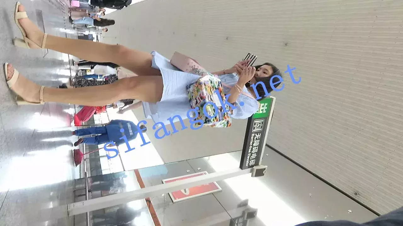 ✅ 机场大师级系列 街拍抄底各种极品美女小姐姐大合集 图 17