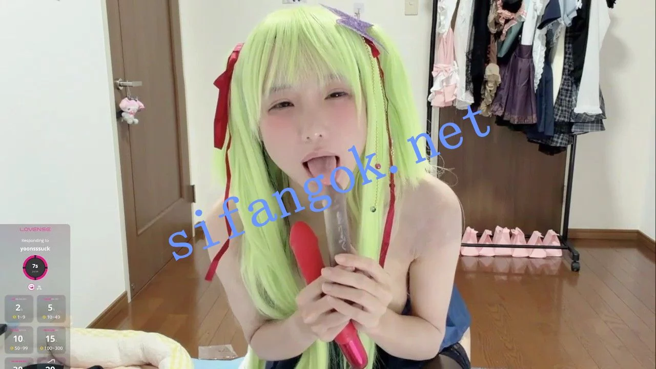 ☛ST开票 natsu067 小嫩妹Cosplay装扮抽插双洞爽到翻白眼 图 02