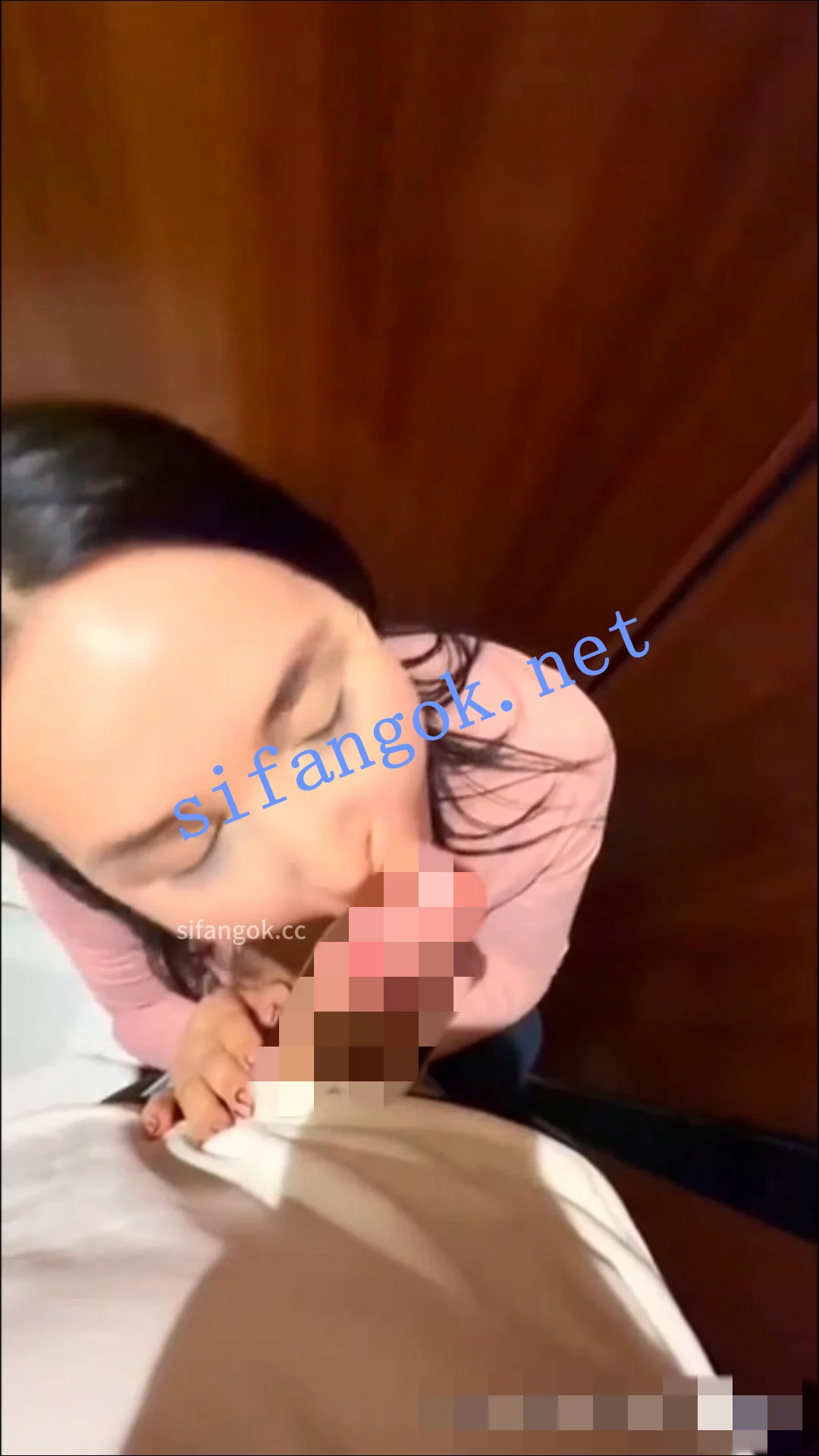 only巨乳肥臀网红Cosmicstella约炮录像在洗手间就迫切的深喉 图 02