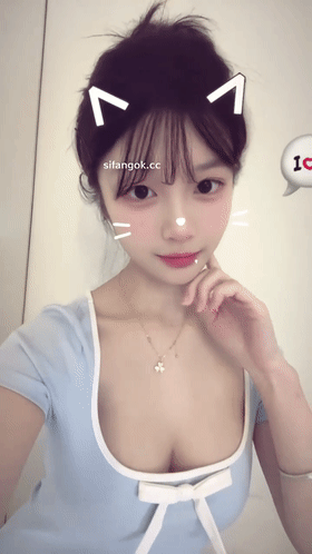 抖音 清纯博主 壹百万 大尺度1V1 裸体 后背掰穴 诱人 图 21