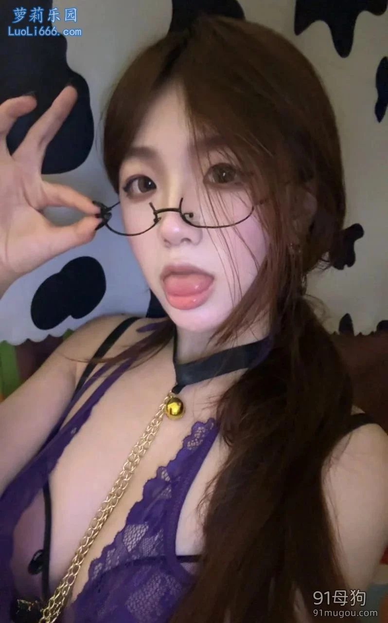 福利姬 忧郁是我的主旋律 巨乳S级身材在线发骚 图 13
