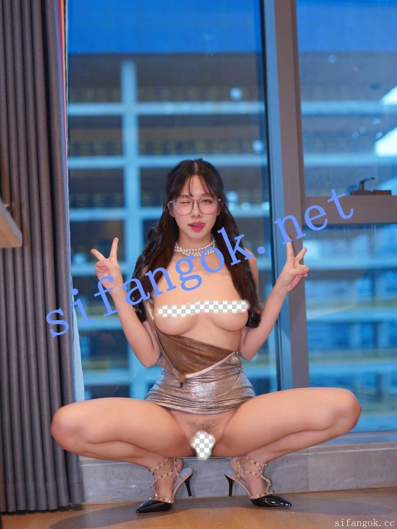 推特网黄♀️Ceasonshot 未流出精选集+自拍视频 究极反差母 图 05